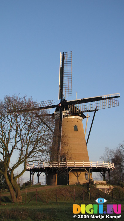 SX11066 New windmill on the Eng in Soest